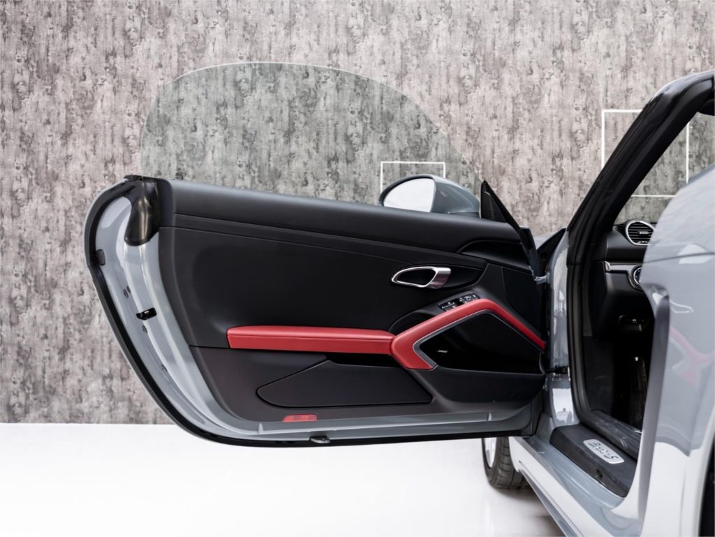 2025 Porsche 718 Boxster S — photo 13