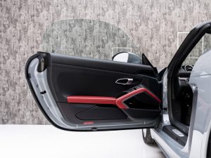 2025 Porsche 718 Boxster S — photo 13