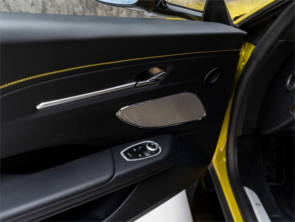2025 Aston Martin Vantage Std — photo 16