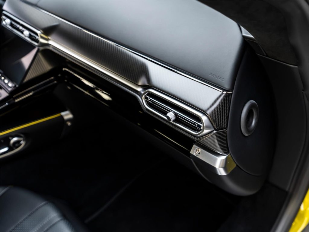 2025 Aston Martin Vantage Std — photo 10