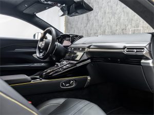 2025 Aston Martin Vantage Std — photo 8