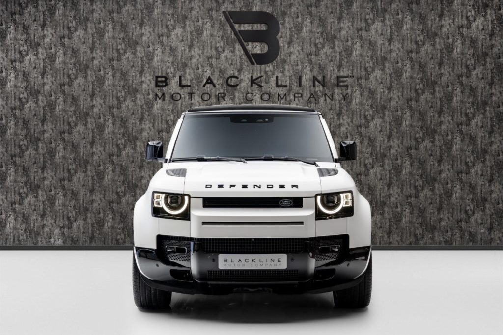 2025 Land Rover Defender 110 V8 — photo 18