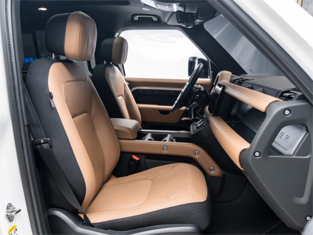 2025 Land Rover Defender 110 V8 — photo 10