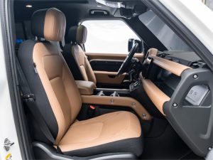 2025 Land Rover Defender 110 V8 — photo 10