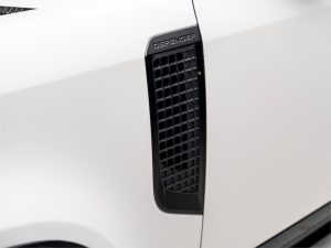 2025 Land Rover Defender 110 V8 — photo 3