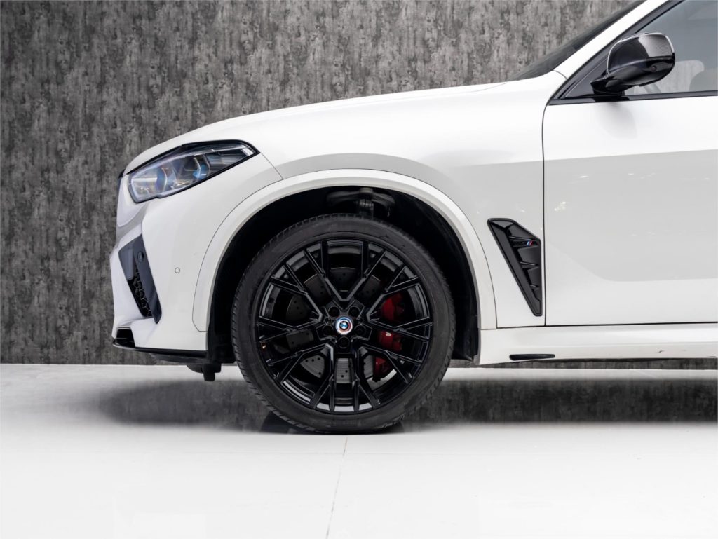 2023 BMW X5M Competition — photo 2