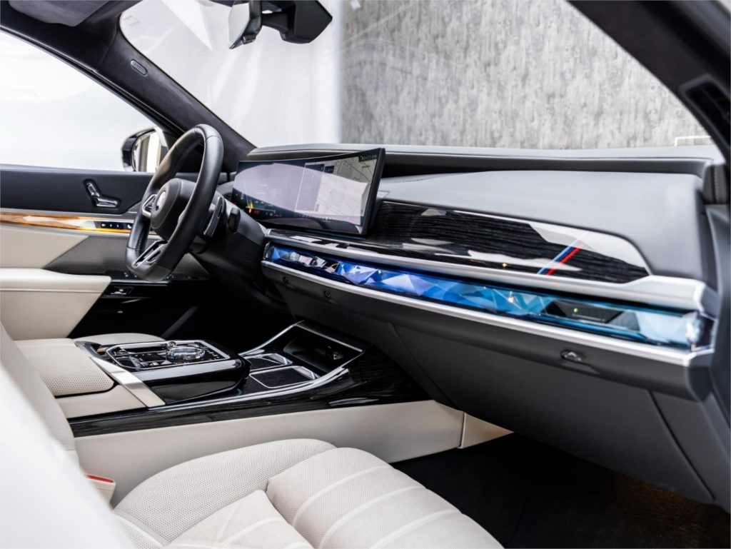 2024 BMW 740i — photo 9