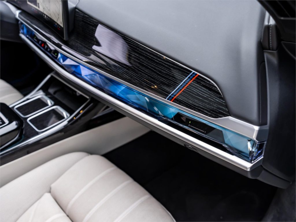2024 BMW 740i — photo 11