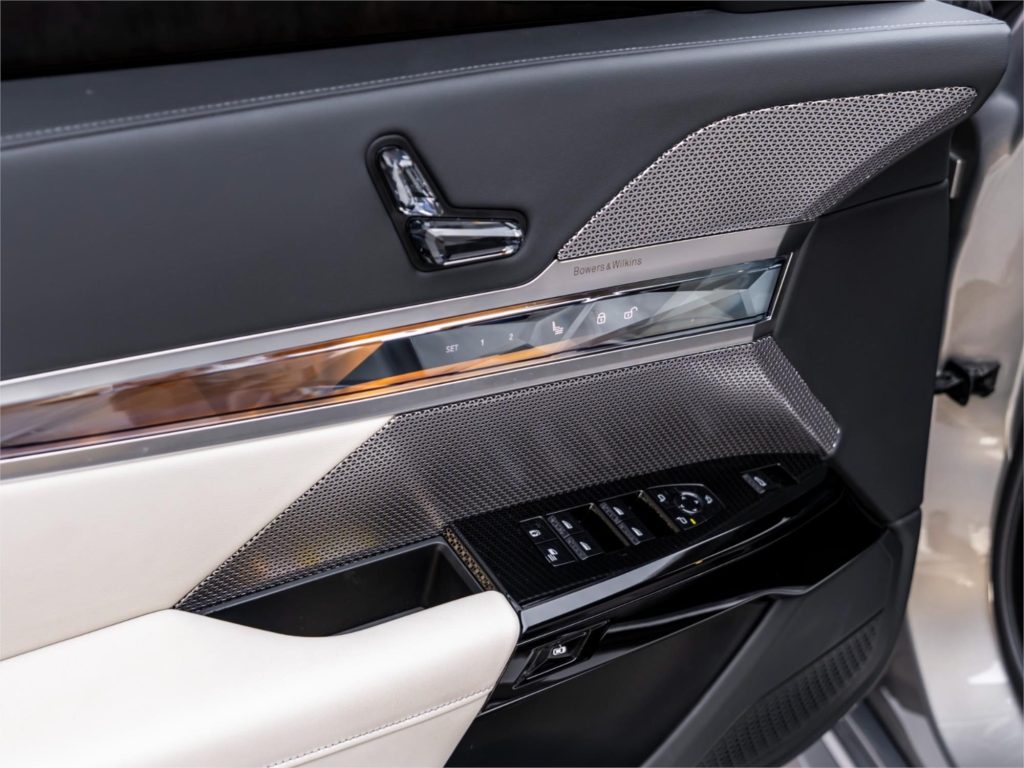 2024 BMW 740i — photo 17