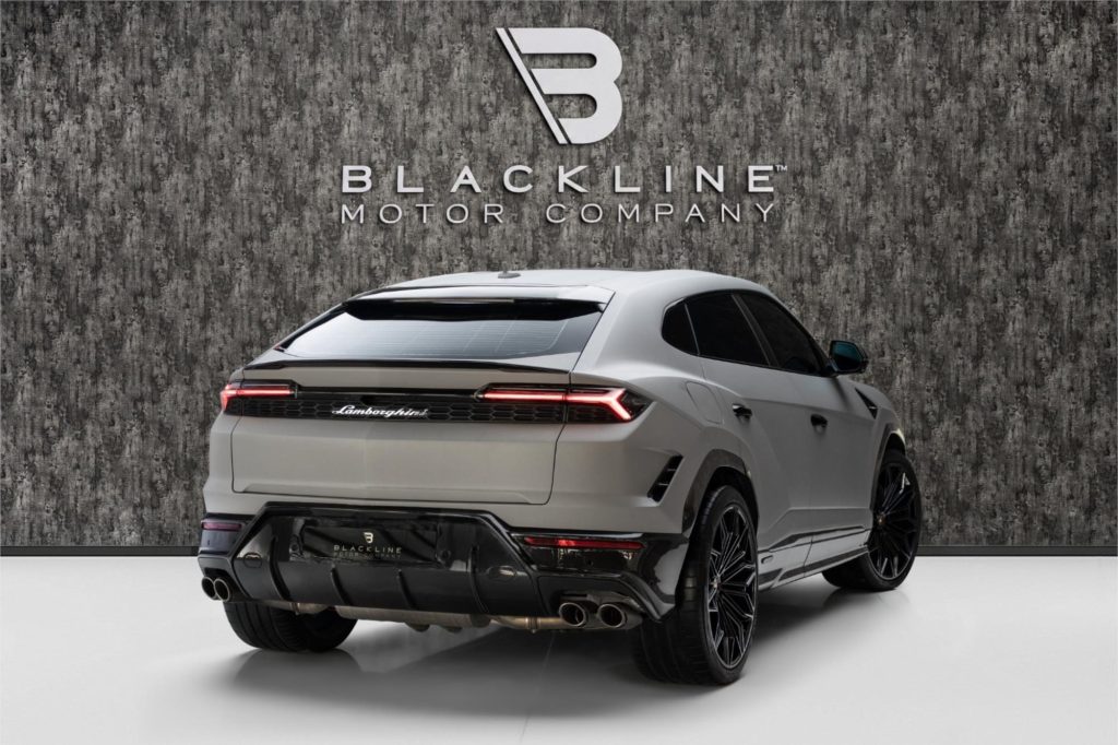 2025 Lamborghini Urus — photo 3