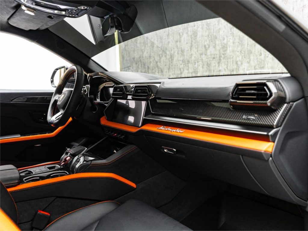 2025 Lamborghini Urus — photo 13