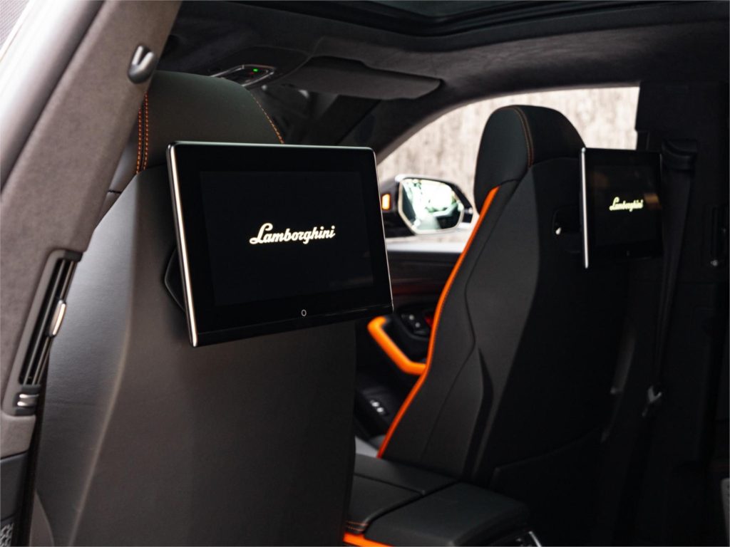 2025 Lamborghini Urus — photo 11