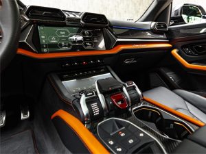 2025 Lamborghini Urus — photo 18