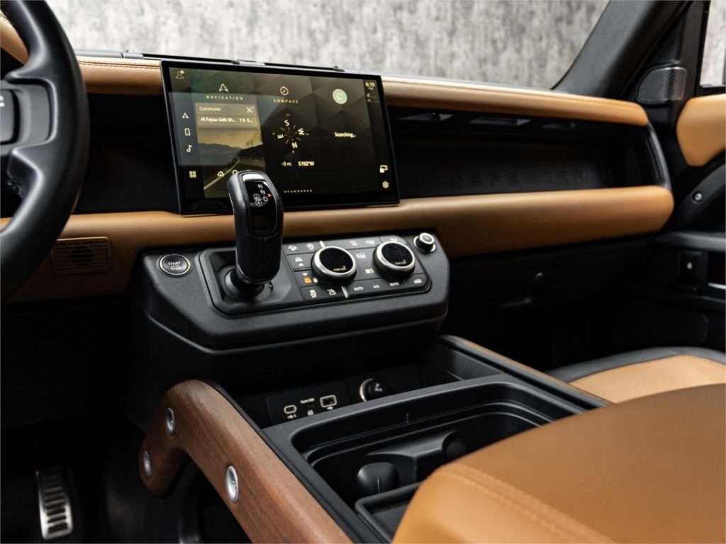 2024 Land Rover Defender 110 X P400 — photo 17