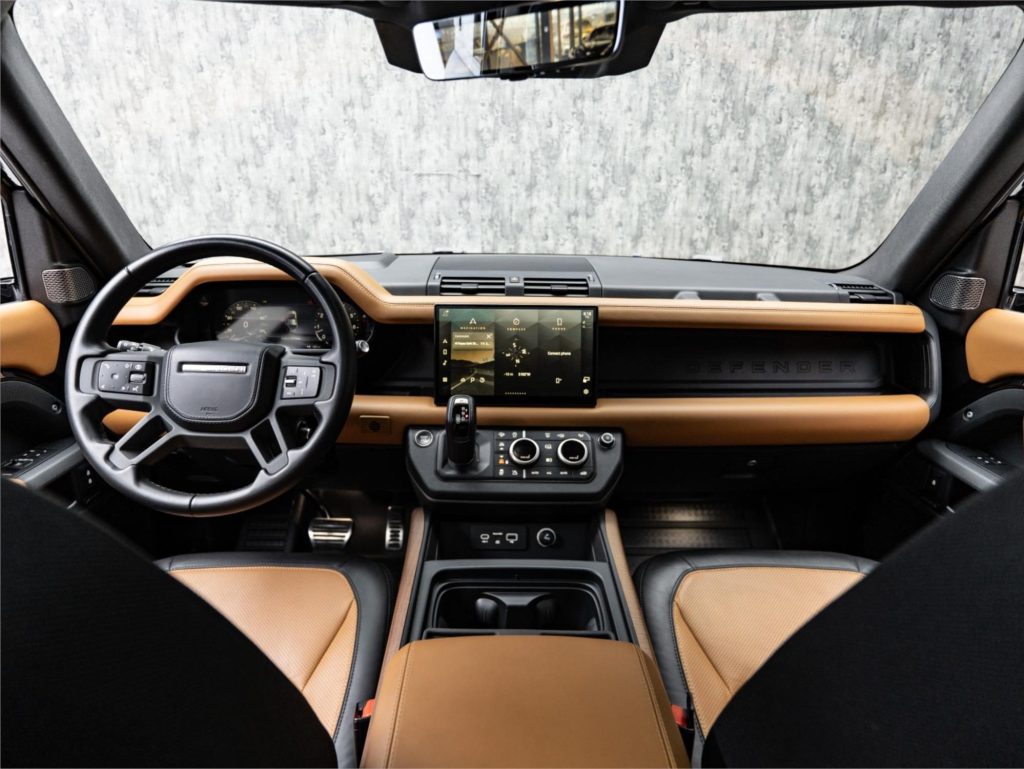 2024 Land Rover Defender 110 X P400 — photo 14