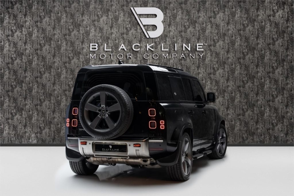 2024 Land Rover Defender 110 X P400 — photo 3