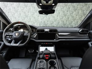2025 Lamborghini Urus — photo 11