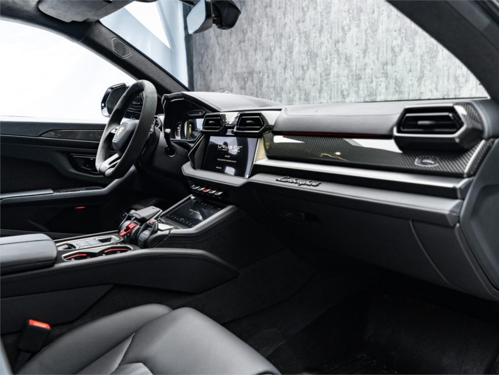 2025 Lamborghini Urus — photo 16