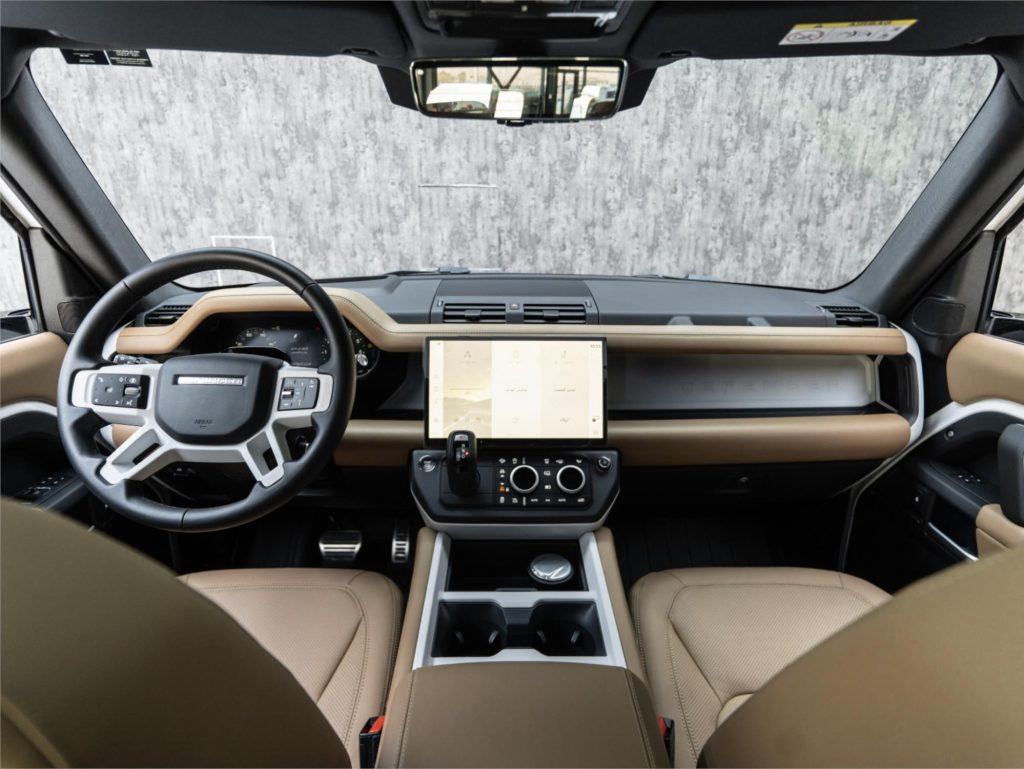 2026 Land Rover Defender 110 X-Dynamic HSE P400 — photo 16