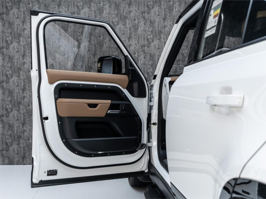 2026 Land Rover Defender 110 X-Dynamic HSE P400 — photo 19