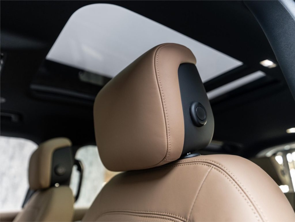 2026 Land Rover Defender 110 X-Dynamic HSE P400 — photo 10