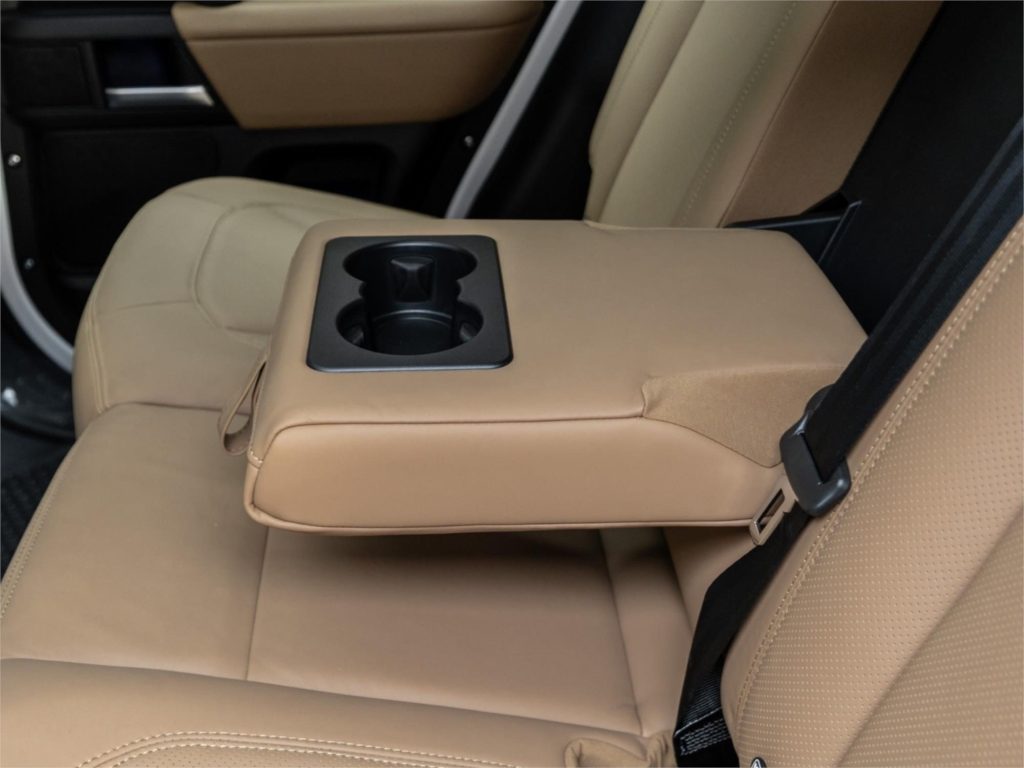 2026 Land Rover Defender 110 X-Dynamic HSE P400 — photo 13