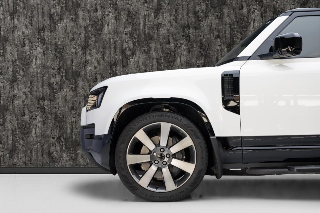 2026 Land Rover Defender 110 X-Dynamic HSE P400 — photo 6