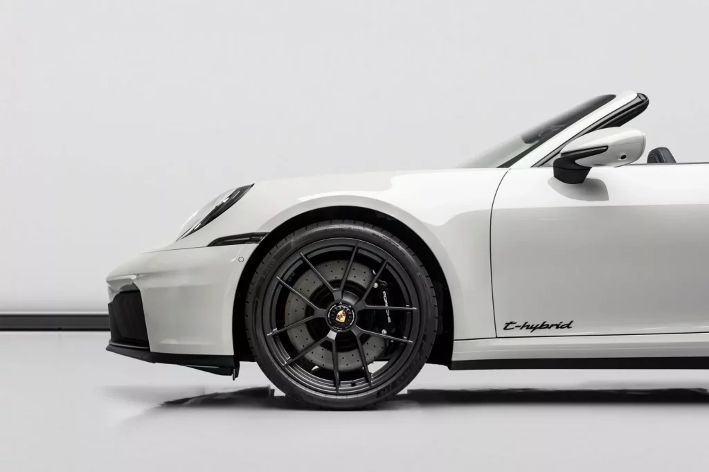 2026 Porsche 911 Carrera GTS — photo 8