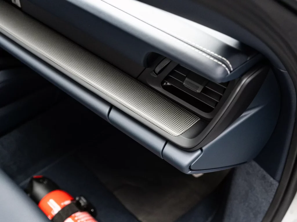 2026 Porsche 911 Carrera GTS — photo 17