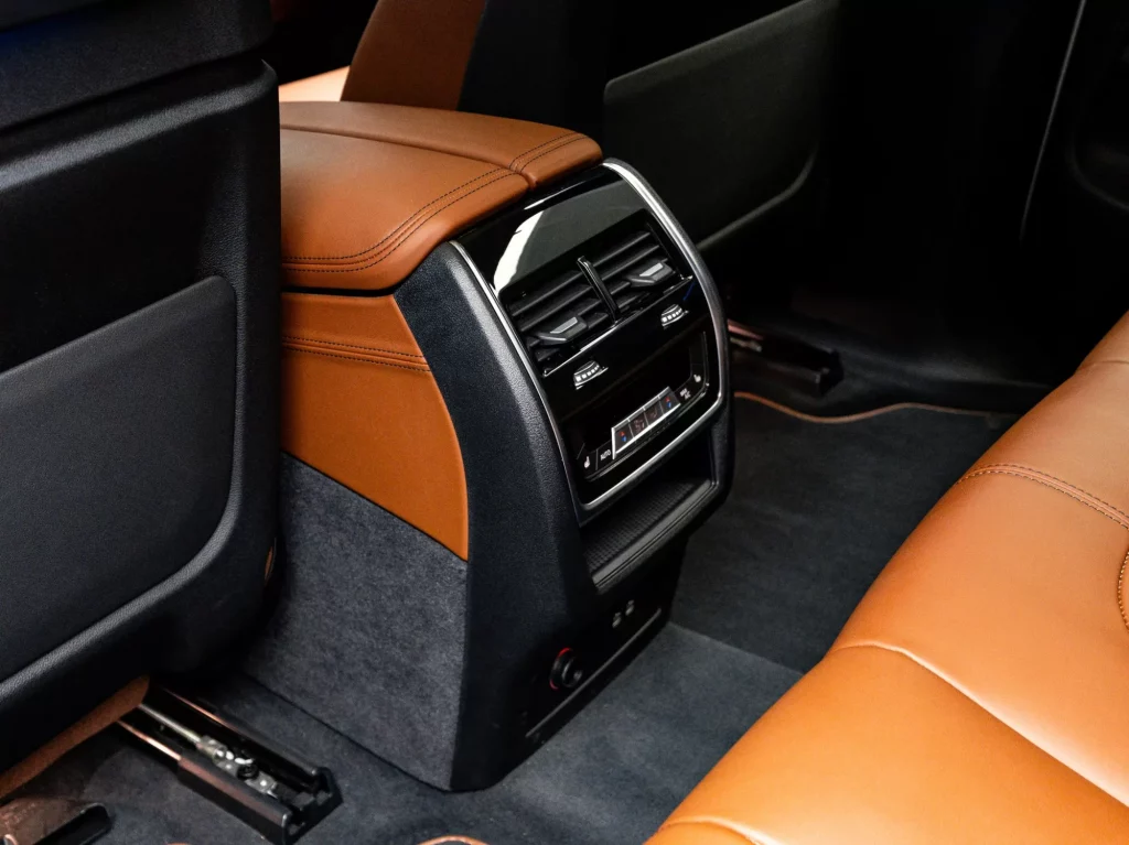 2024 BMW X5 M60i — photo 20