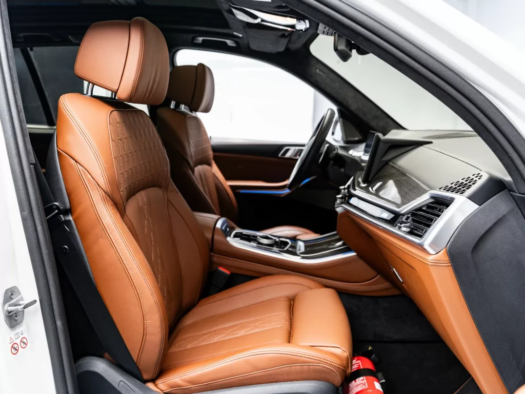 2024 BMW X5 M60i — photo 10