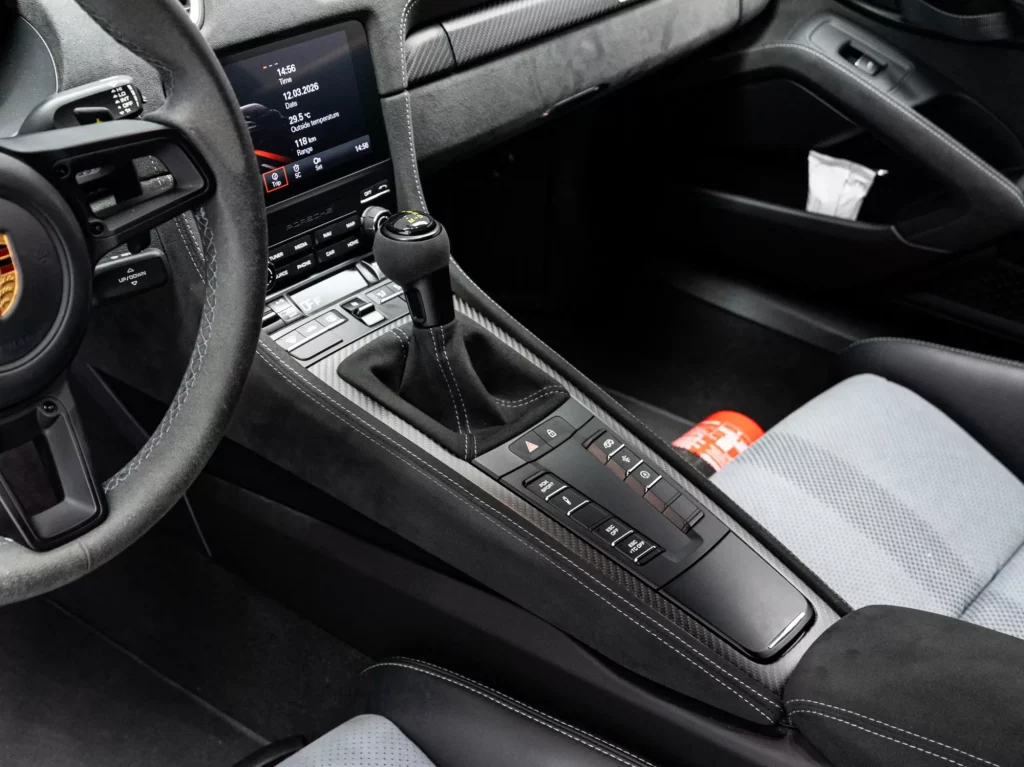 2024 Porsche GT4 RS — photo 18