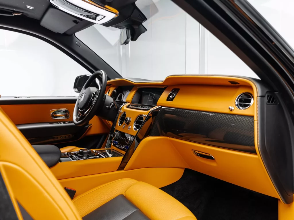 2022 Rolls-Royce Cullinan Black Badge — photo 14