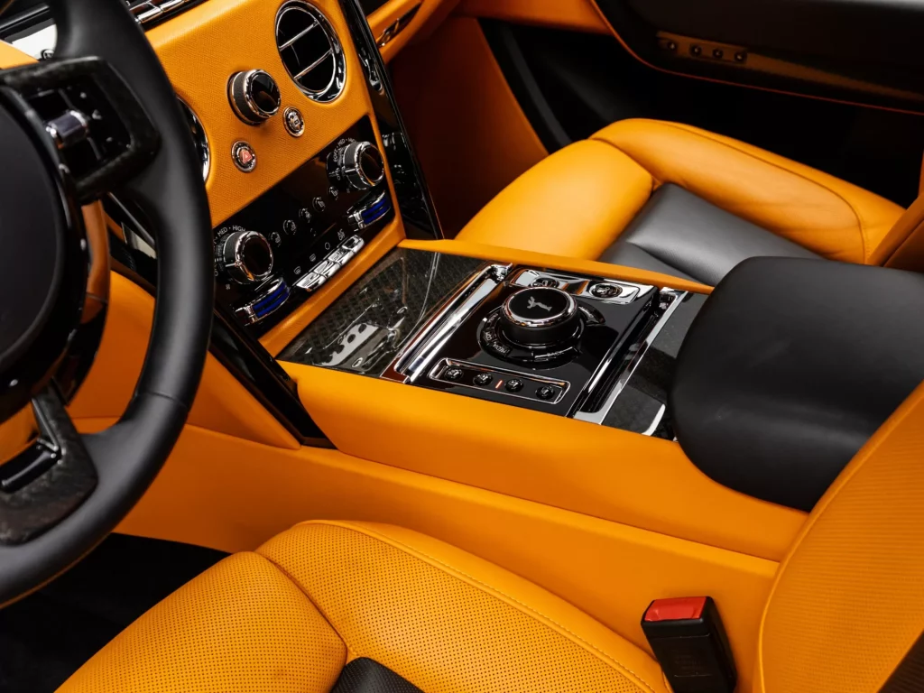 2022 Rolls-Royce Cullinan Black Badge — photo 16