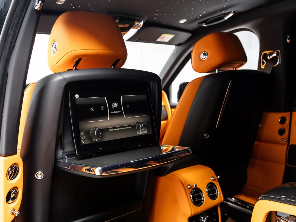 2022 Rolls-Royce Cullinan Black Badge — photo 19