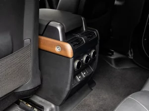 2023 Land Rover Defender 110 SE P400 — photo 20