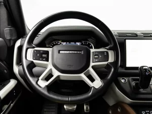 2023 Land Rover Defender 110 SE P400 — photo 12