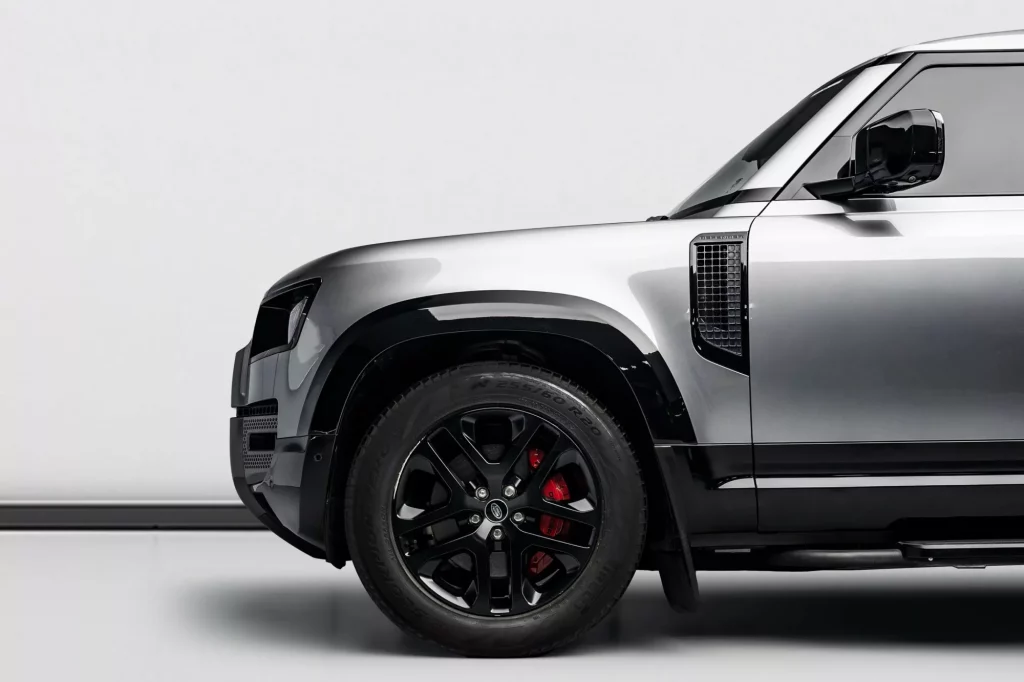2023 Land Rover Defender 110 SE P400 — photo 7