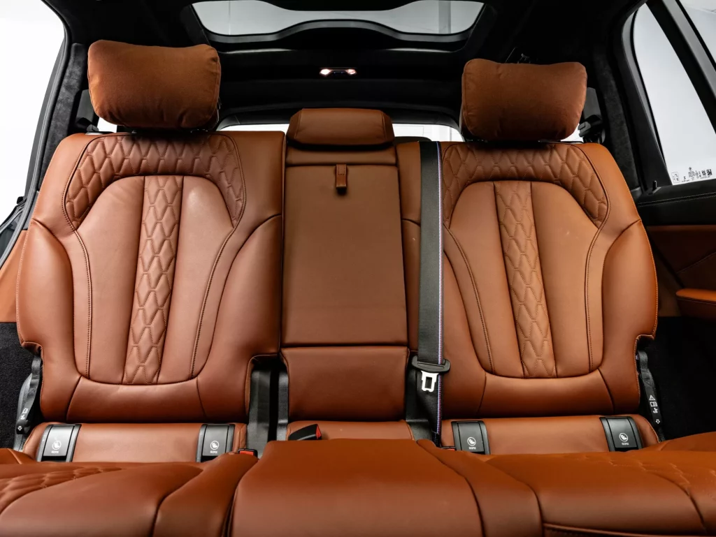 2026 BMW X7 M60i — photo 17