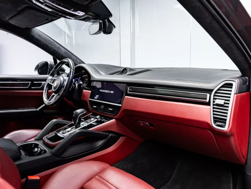 2023 Porsche Cayenne GTS — photo 13