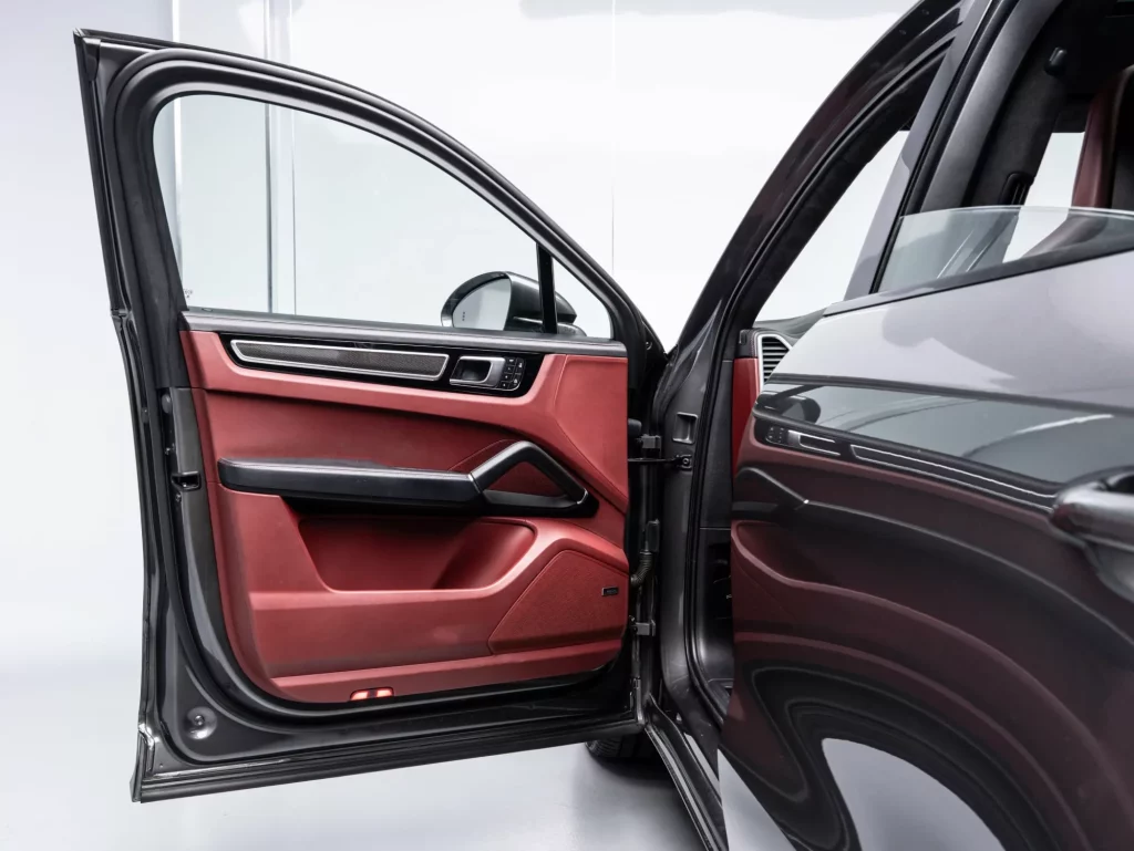 2023 Porsche Cayenne GTS — photo 7