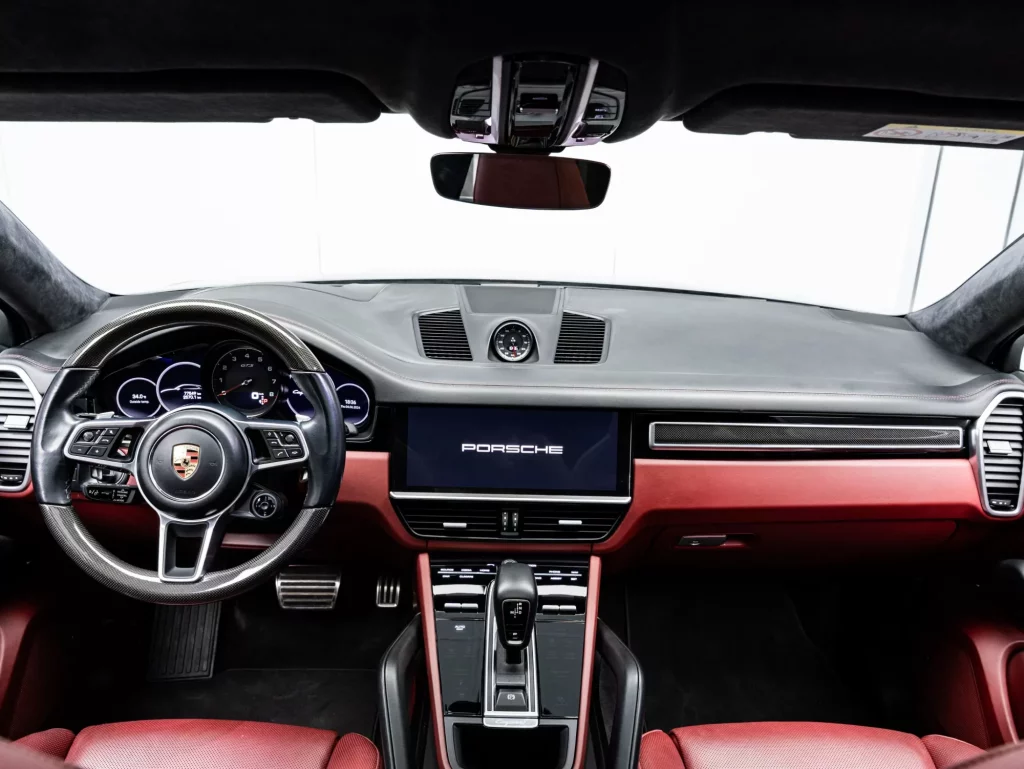2023 Porsche Cayenne GTS — photo 16