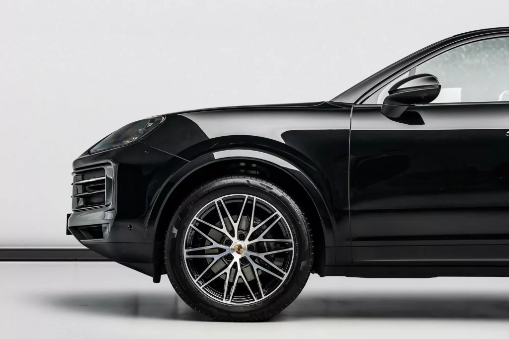 2025 Porsche Cayenne Coupe — photo 6