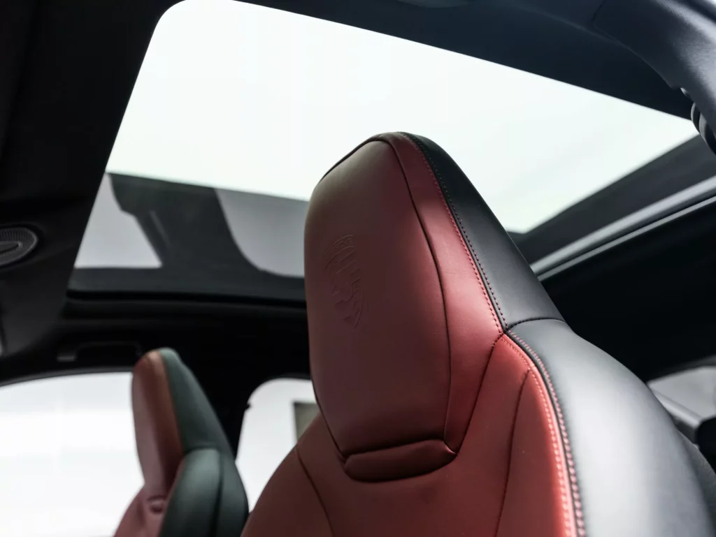 2025 Porsche Cayenne Coupe — photo 16