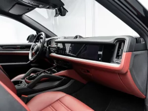 2025 Porsche Cayenne Coupe — photo 13