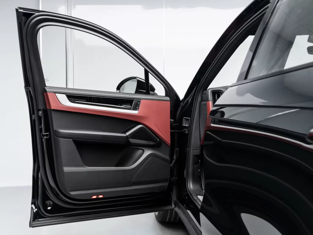 2025 Porsche Cayenne Coupe — photo 7