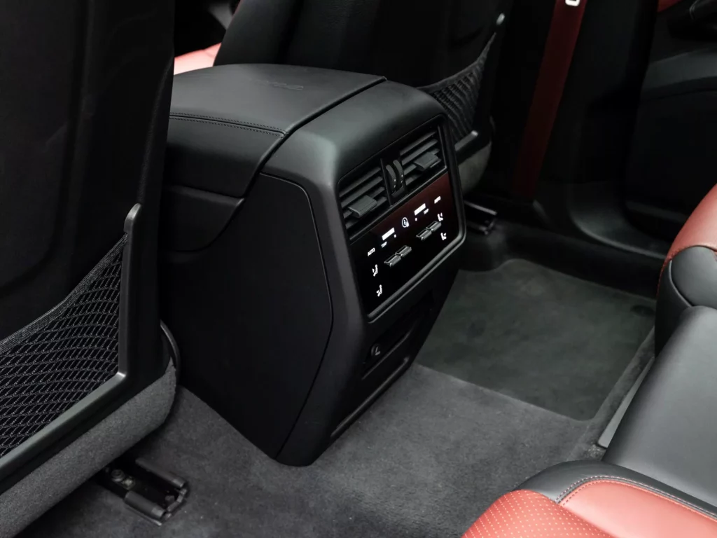 2025 Porsche Cayenne Coupe — photo 19