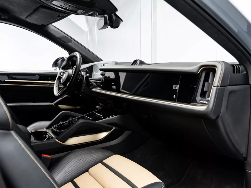 2024 Porsche Cayenne Turbo GT — photo 16