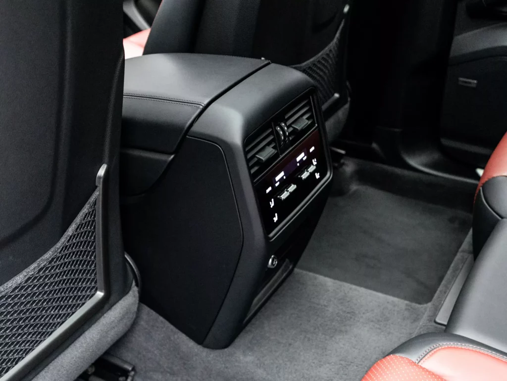 2025 Porsche Cayenne Coupe — photo 20
