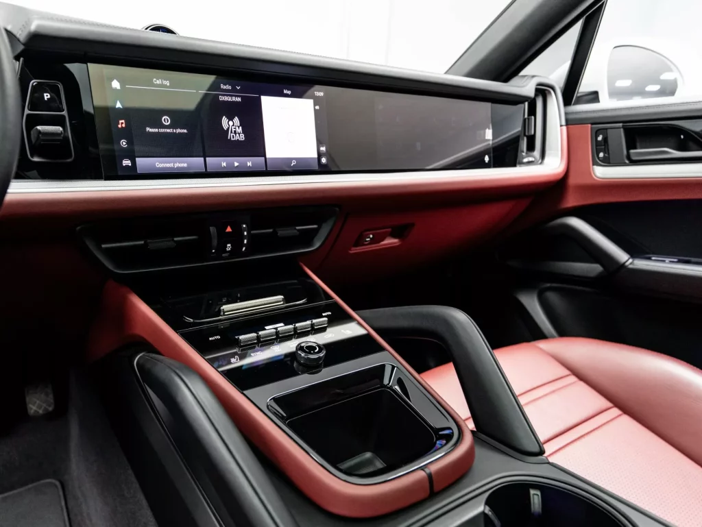 2025 Porsche Cayenne Coupe — photo 17